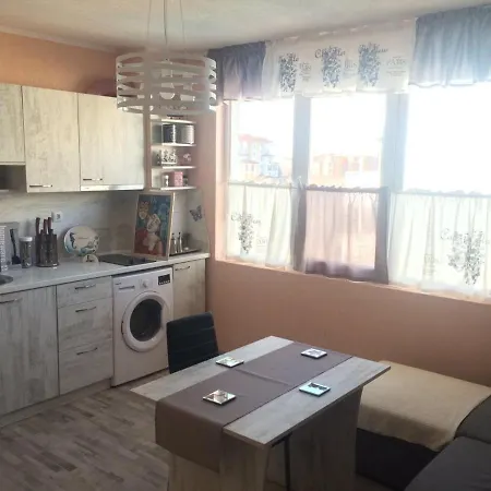 Fleur Apartment *